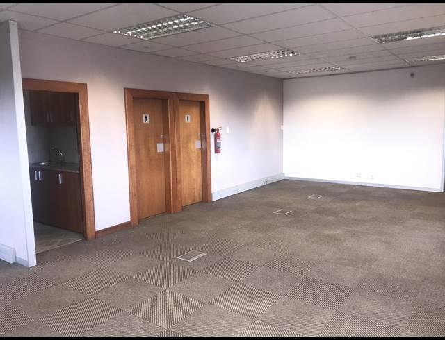 114M² OFFICE TO LET IN BELLVILLE CENTRAL